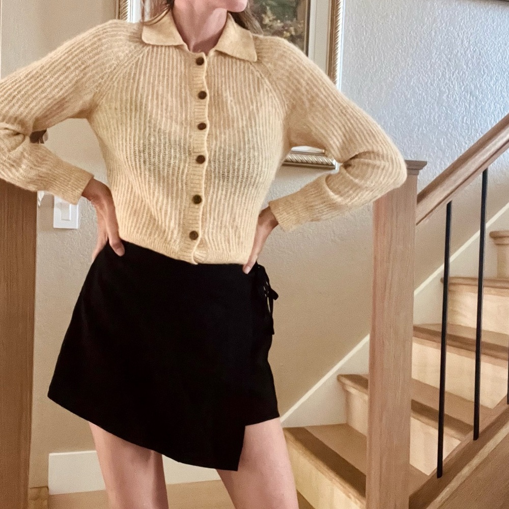 Everlane The Alpaca Collared Cardigan in “heathered oak”